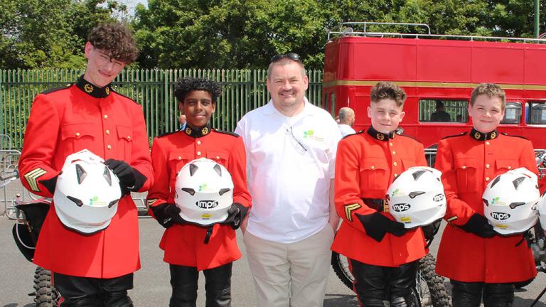 1024_x_576_paul_cooper_with_lnps_sponsored_london_imps.jpg
