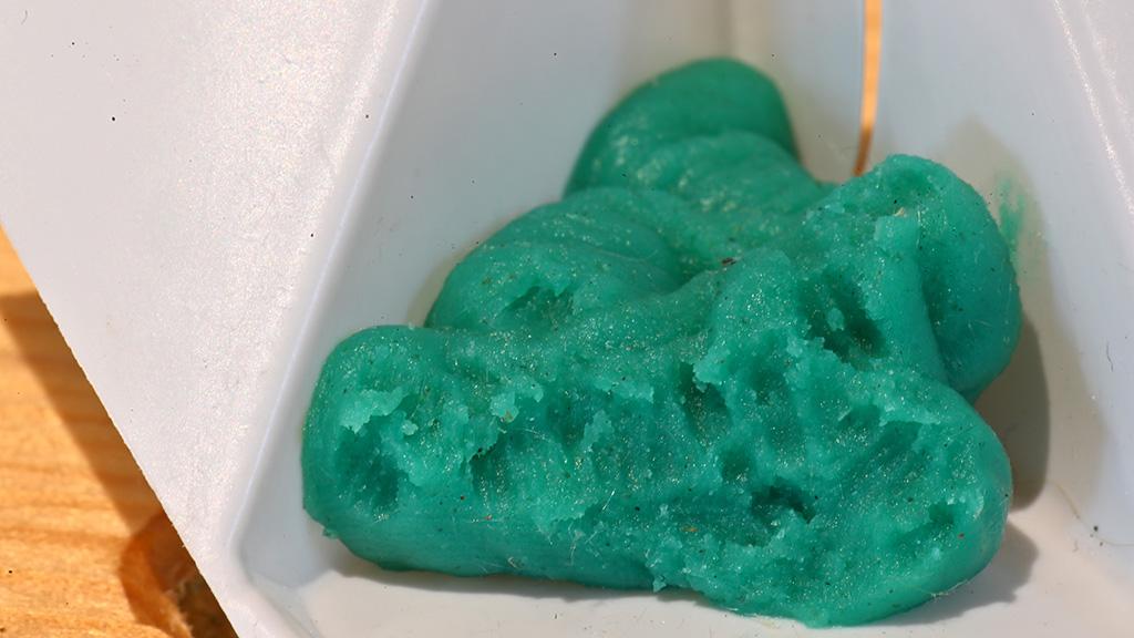 Soft paste formulation shows tooth marks of mouse bait take